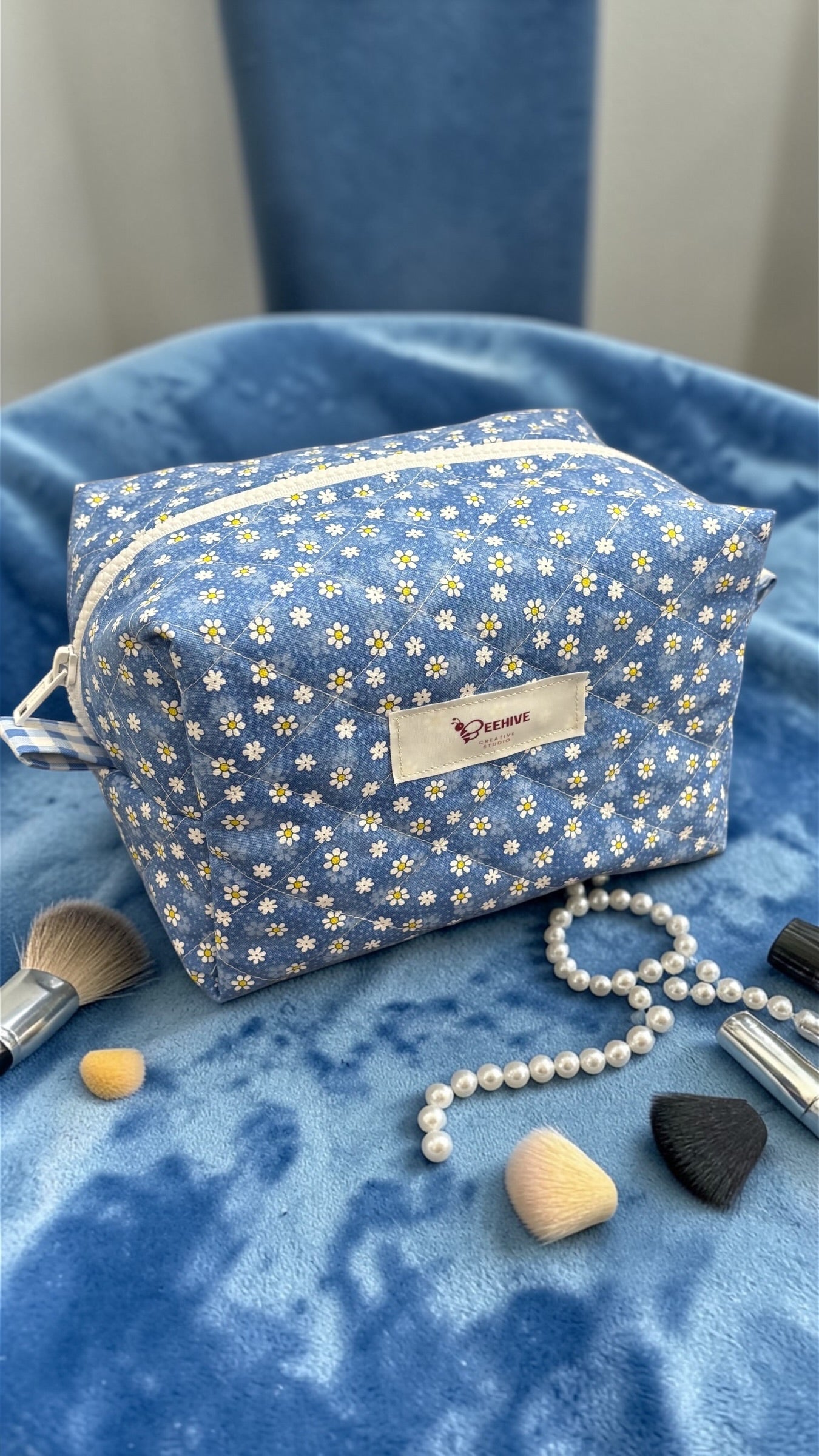 Daisy Blue Medium Boxy Quilted Bag