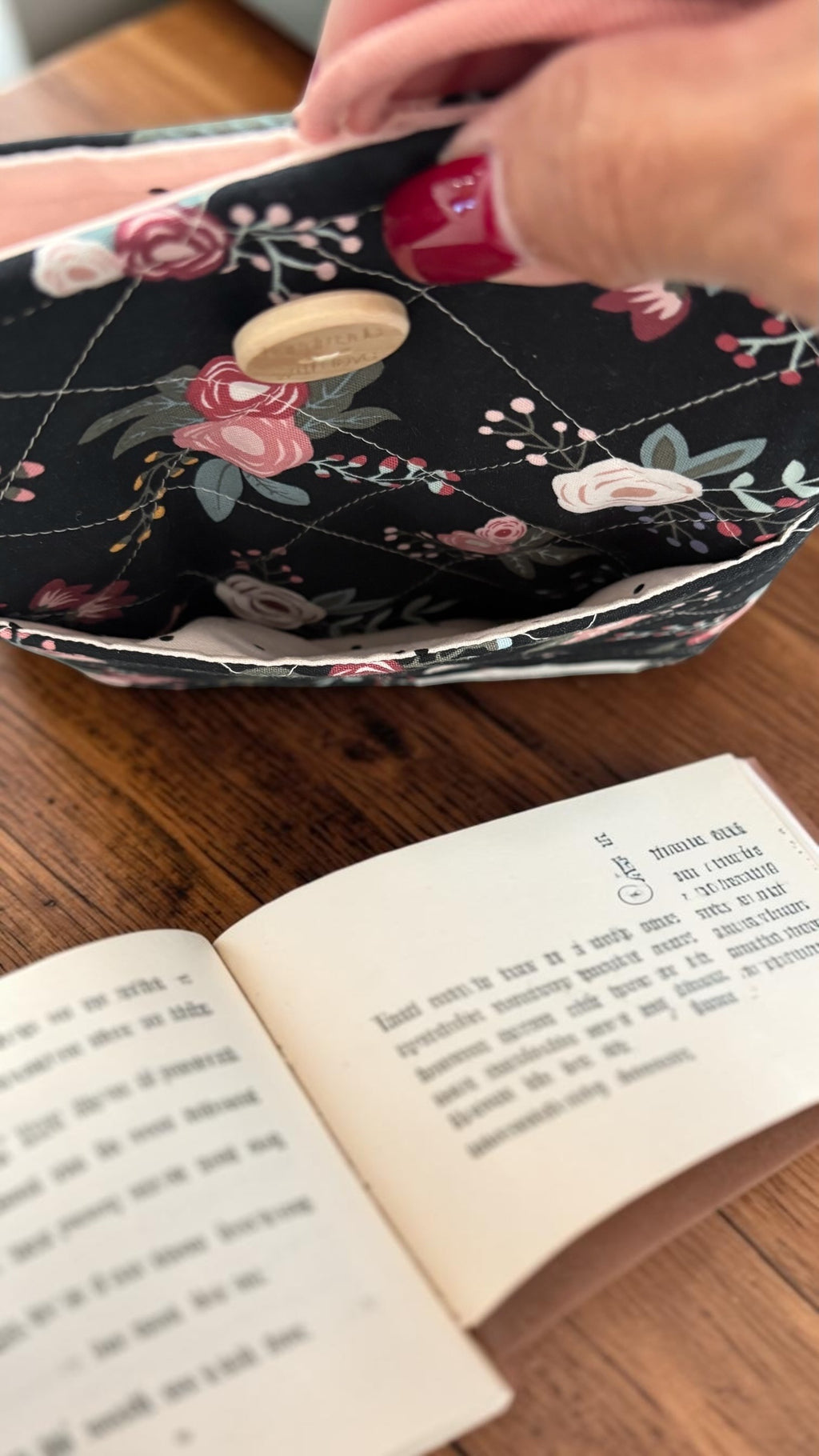 Sweet Floral Pocket Book Sleeve