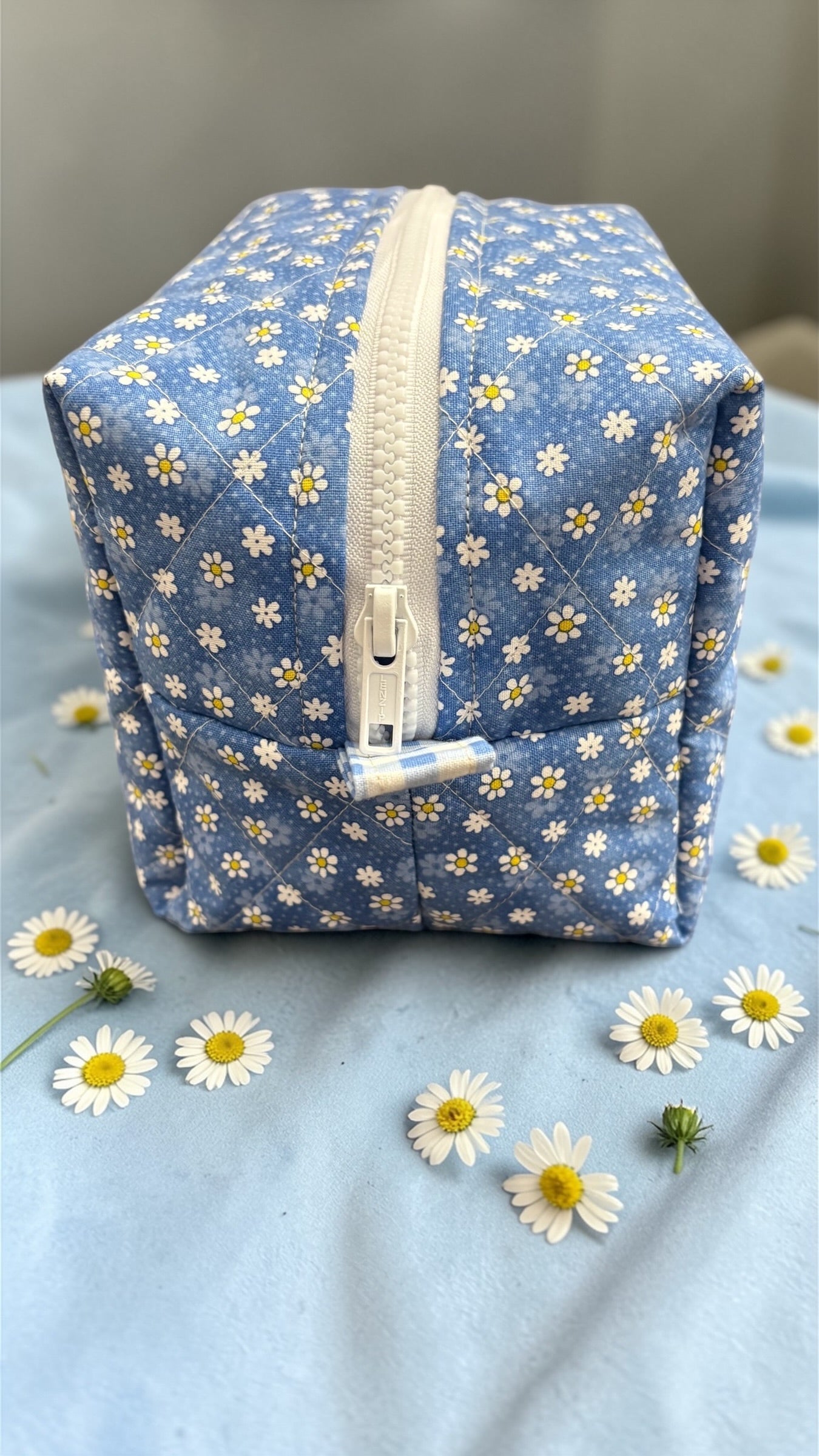 Daisy Blue Medium Boxy Quilted Bag