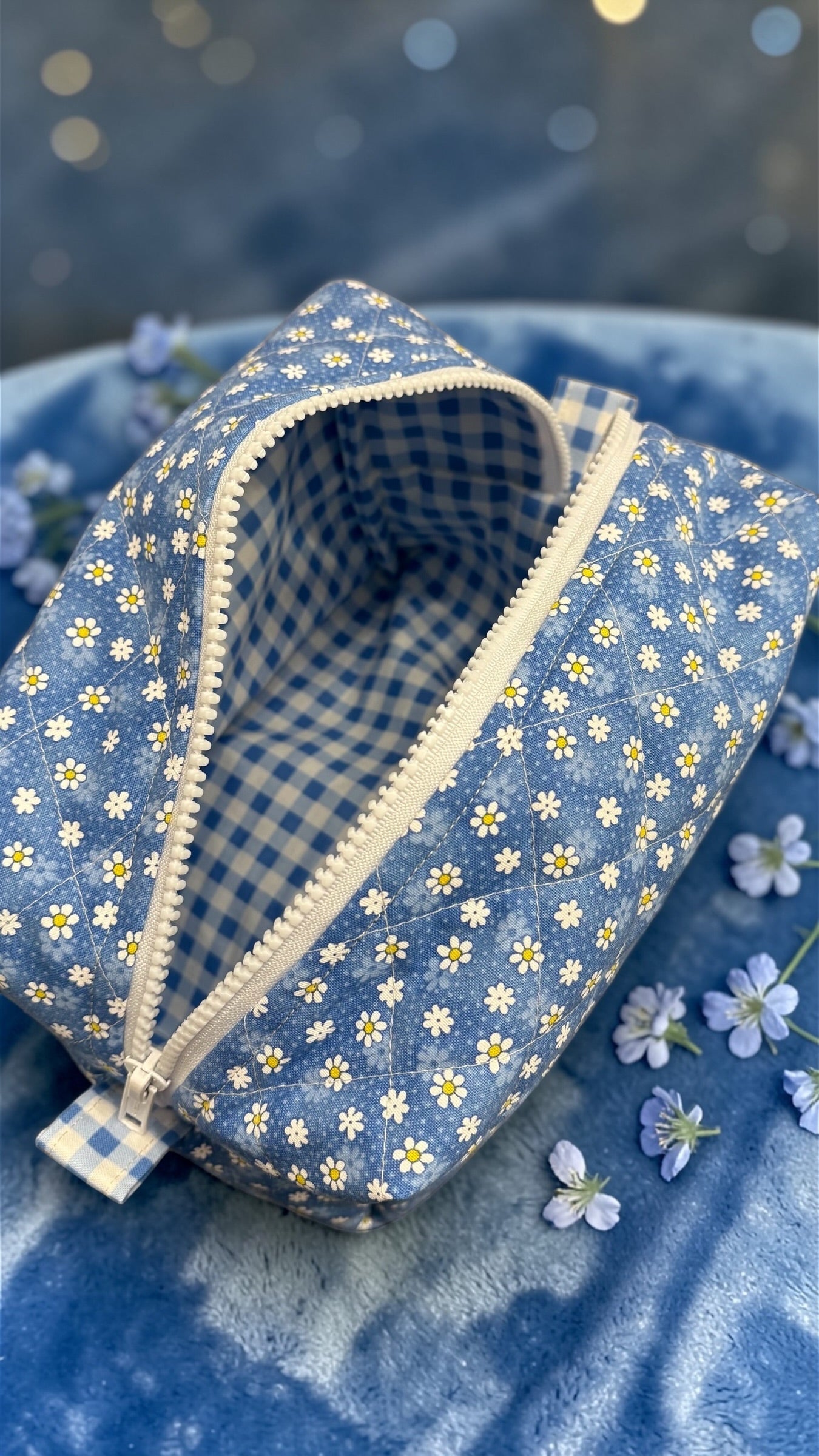 Daisy Blue Medium Boxy Quilted Bag