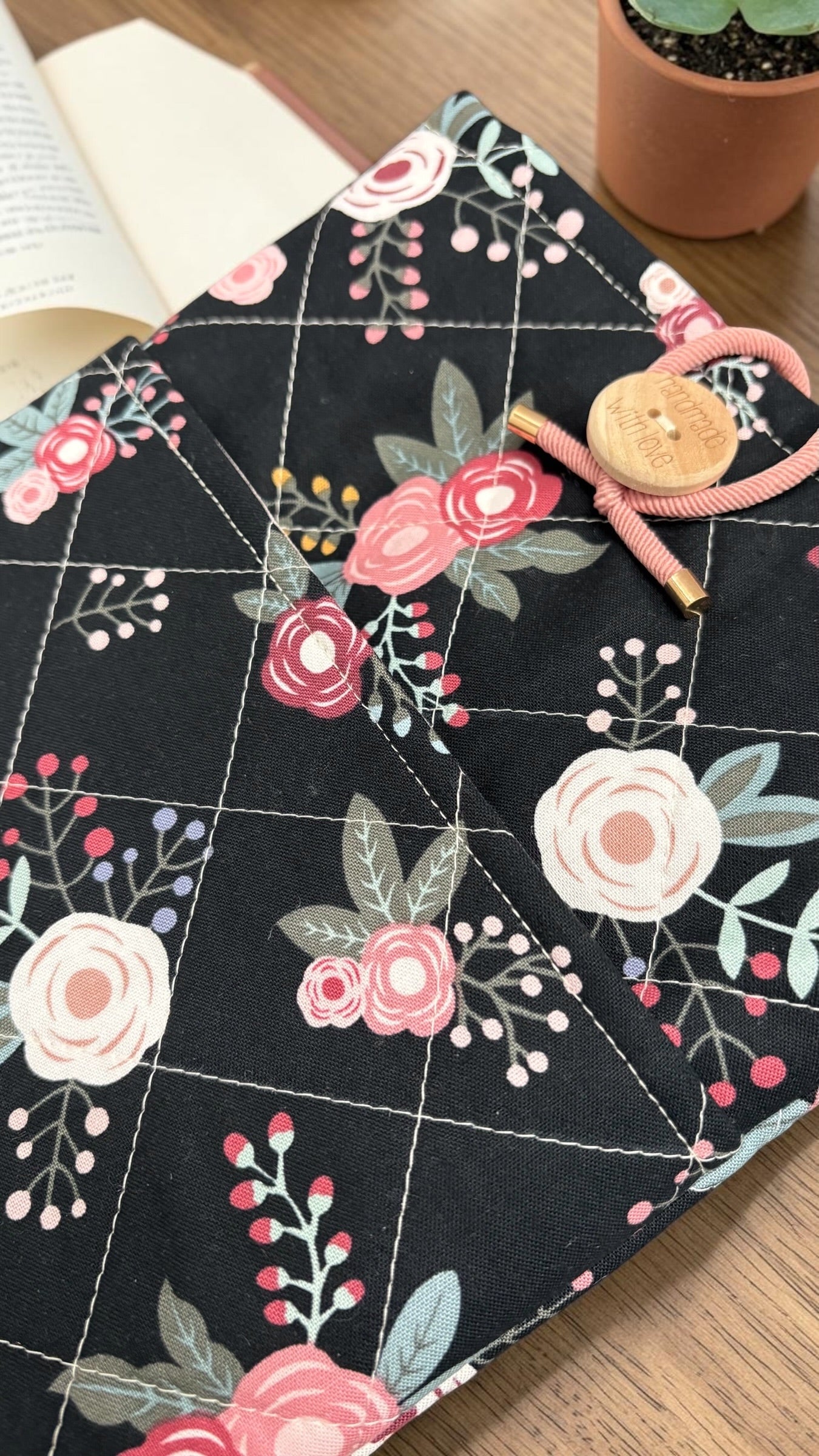 Sweet Floral Pocket Book Sleeve