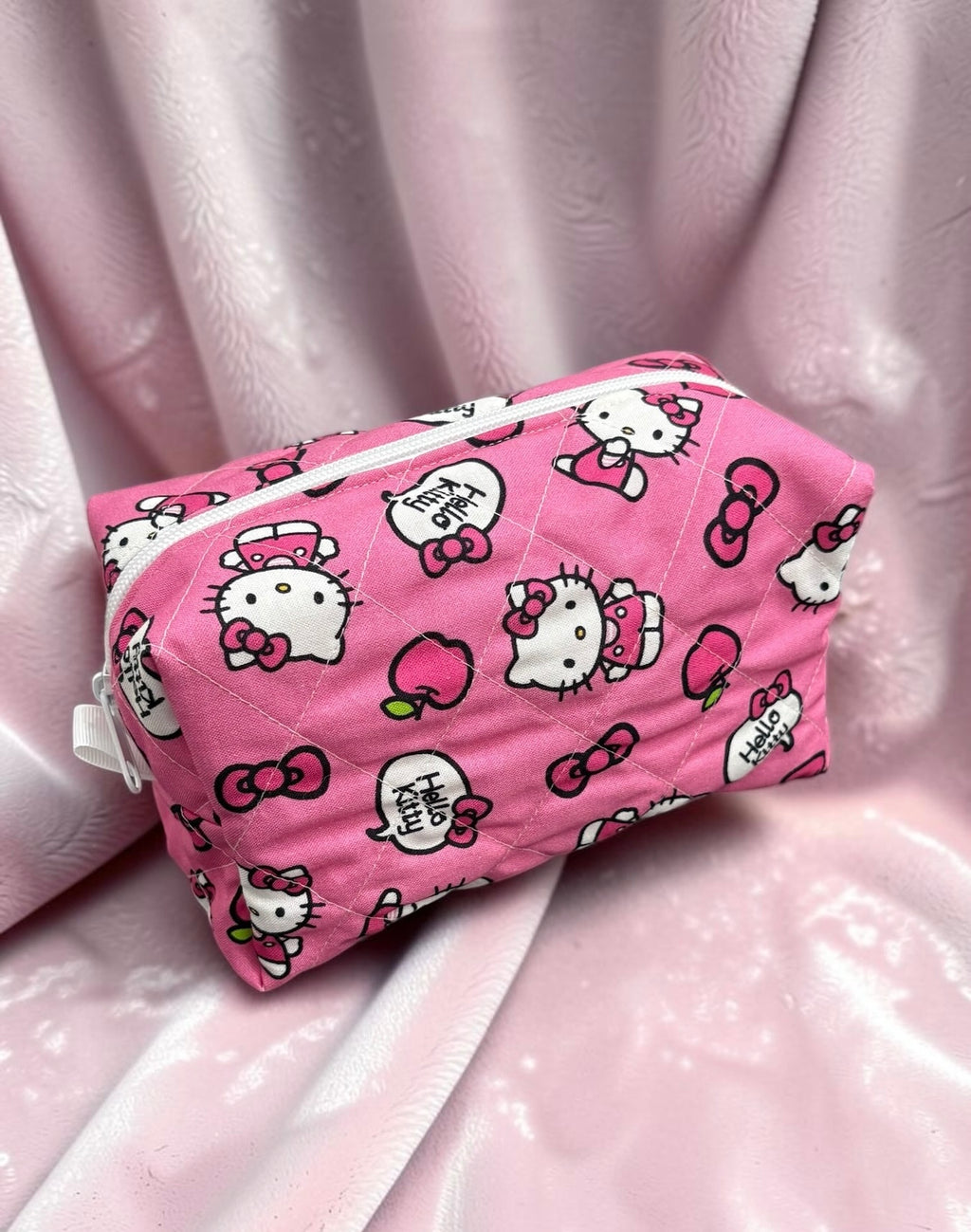 Hello Kitty Apples & Bows Makeup Bag - Medium